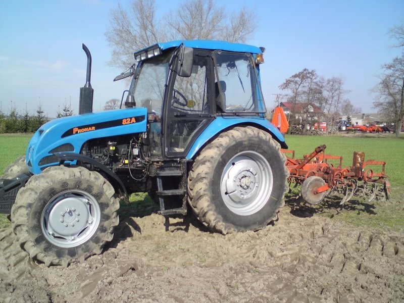 Kupię ciągnik Pronar mtz 82 lub 1025 z tur lub bez — zdjęcie 1
