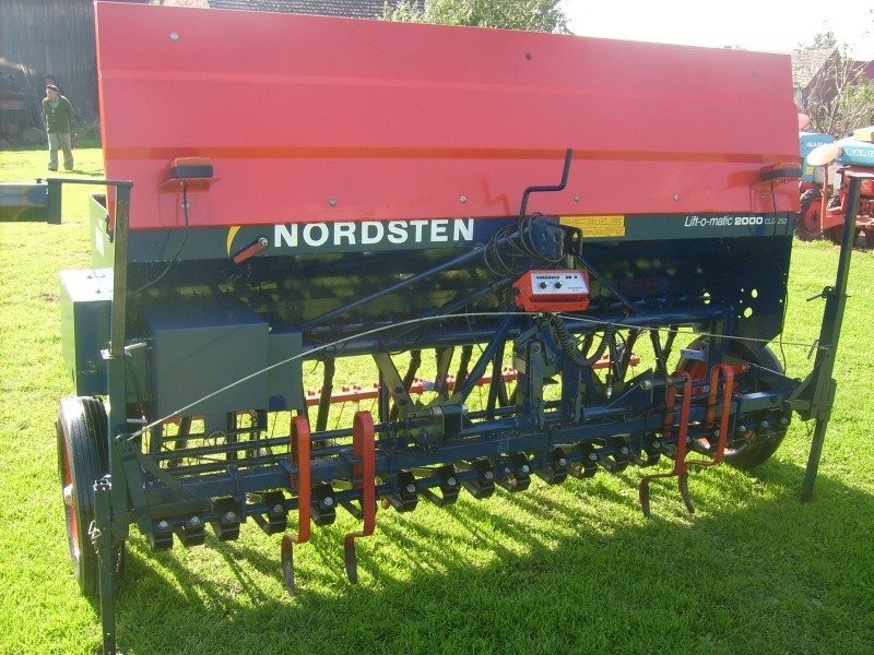Siewnik Nordsten lift-o-matic 2,5 m CLG 2000 — zdjęcie 1