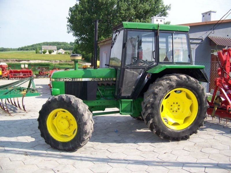 John Deere 2140  4x4 — zdjęcie 1