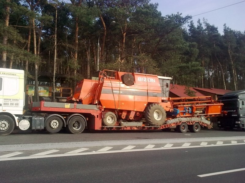 Transport kombajn Bizon Class New Holland John — zdjęcie 2