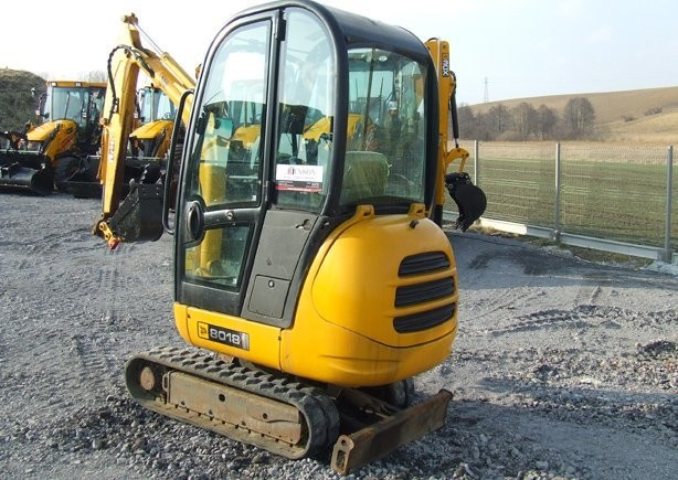 MINI KOPARKA JCB 8018 z roku 2006 — zdjęcie 3