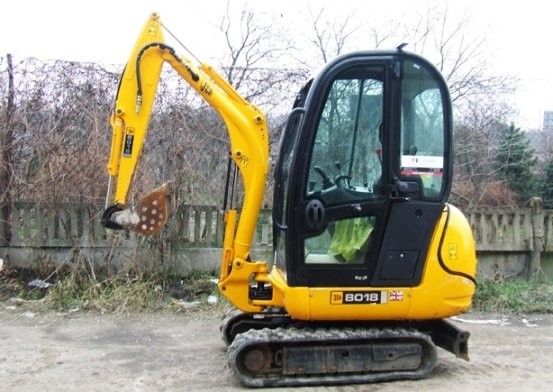 JCB 8018 - DENISON