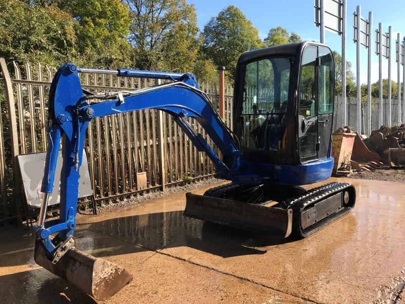 Sprzedam JCB 8025 ZTS z 2006 roku - 2500kg — zdjęcie 5