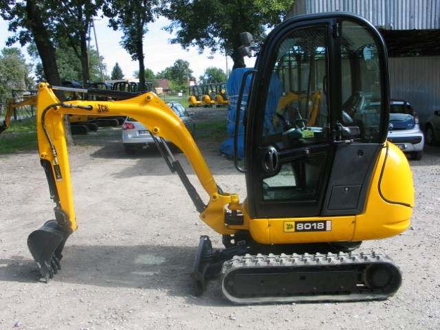 Okazja! Minikoparka JCB 801.8 z 2009 roku — zdjęcie 1