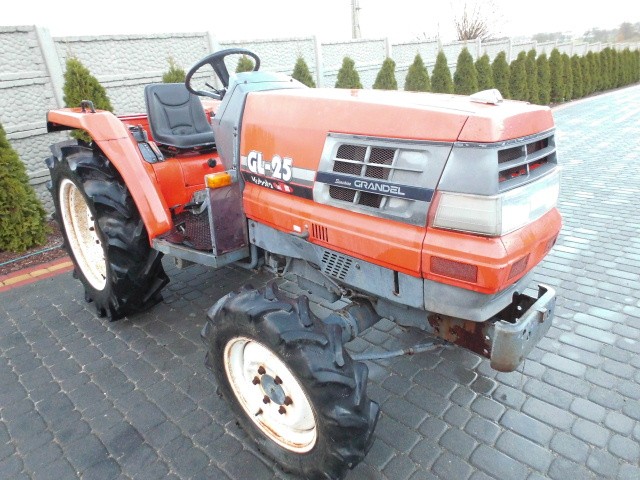 Kubota GL 25   25KM 4x4 wspomaganie rewers mini traktor iseki yanmar   — zdjęcie 1