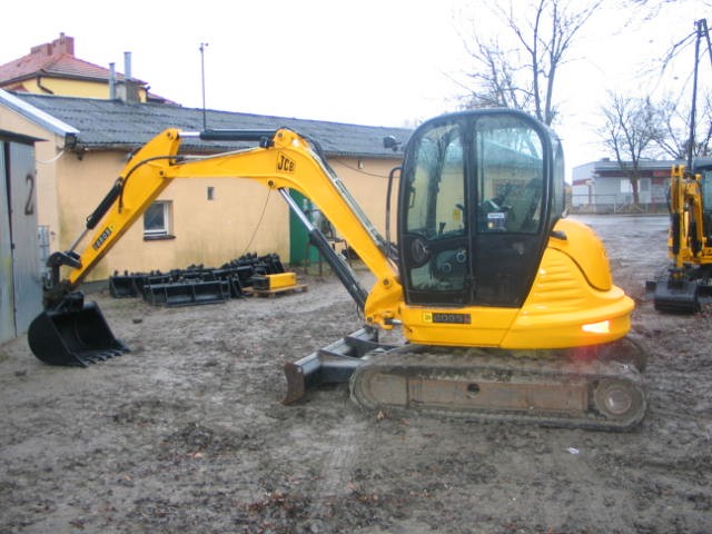 JCB 8065 RTS z 2010 roku — zdjęcie 5