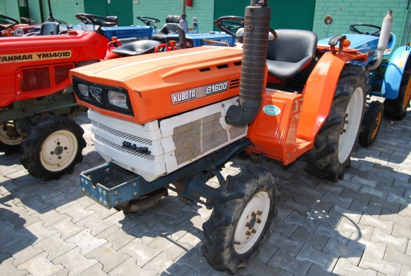 Mini ciągnik Kubota B1600