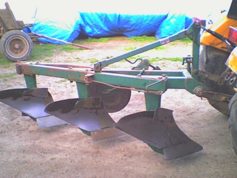 Sprzedam Plug 3 skibowy — zdjęcie 1