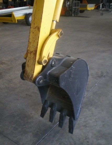 Komatsu PC35MR-2 Mini koparka — zdjęcie 4