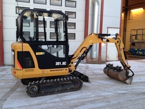 Caterpillar 301.8 Minikoparka — zdjęcie 2