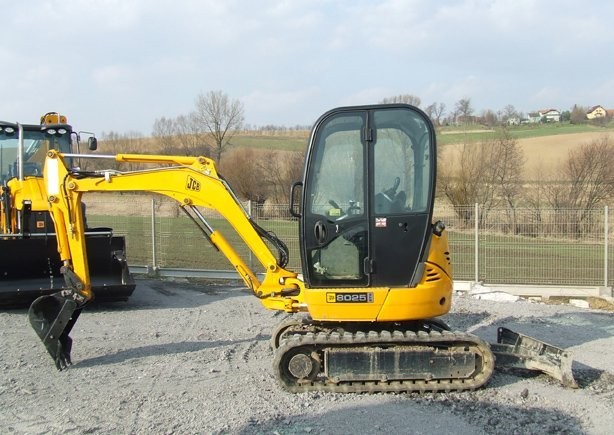 MINI KOPARKA JCB 8025 ZTS z roku 2008 — zdjęcie 1