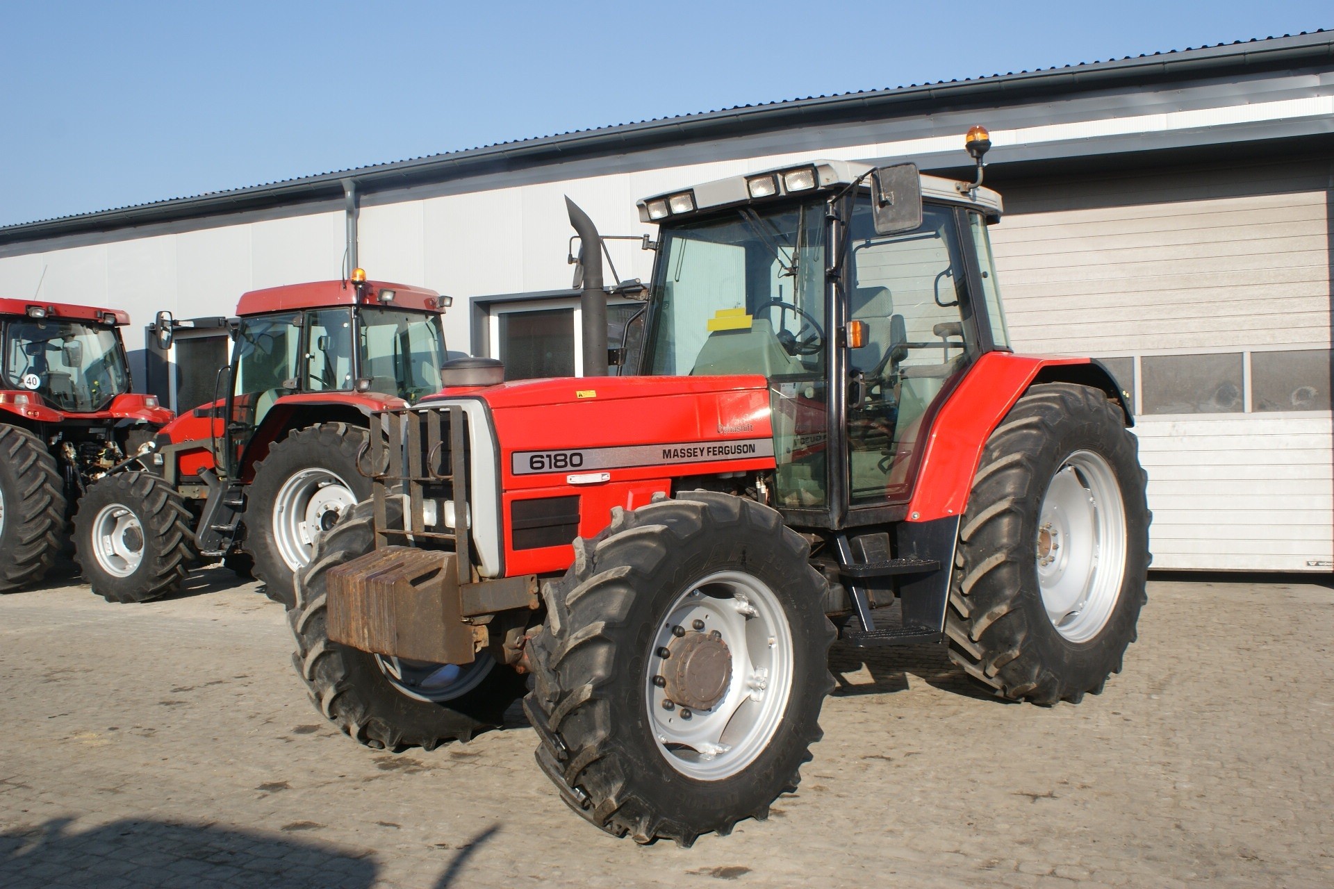 Ciągniki rolnicze, Massey Ferguson 6180 Renault Case Valtra John Deere — zdjęcie 1