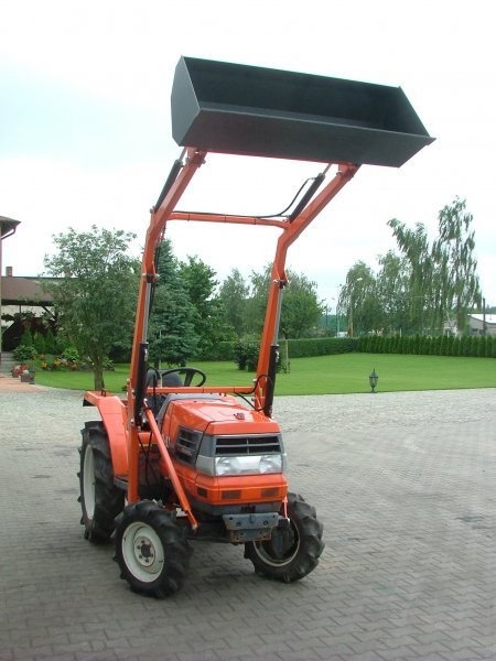 Mini traktorek Kubota Gl-21 z TUR-em — zdjęcie 3