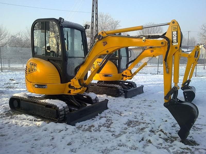 JCB 8025 ZTS 2006 rok