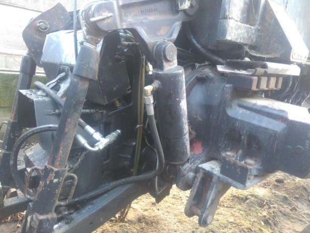 Siłownik podnośnika Massey Ferguson 3650,3640,3670,3690,3630 części — zdjęcie 1