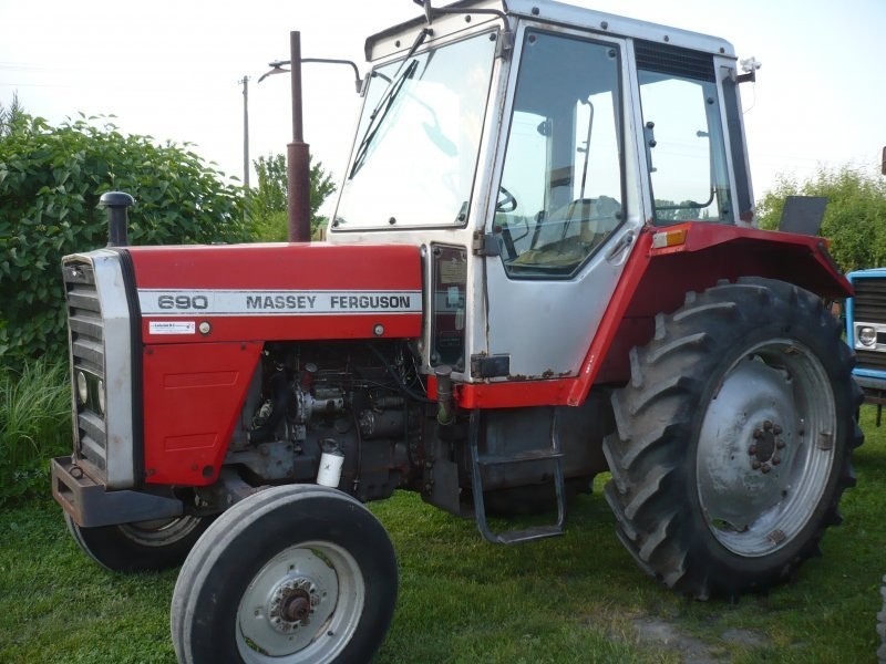 MASSEY FERGUSON 690 — zdjęcie 1