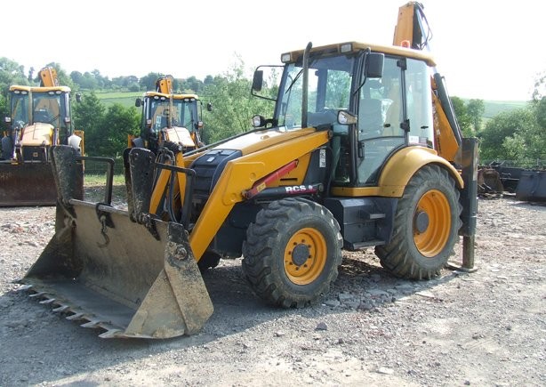 koparko ładowarka Terex Fermec 860 SX z roku 2003. — zdjęcie 1