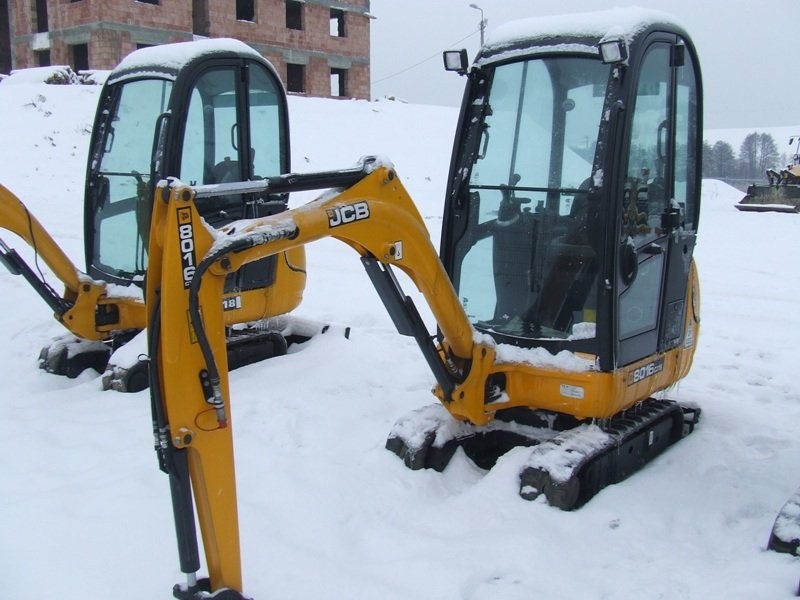 Minikoparka JCB 8016 CTS ,z roku 2011 — zdjęcie 1