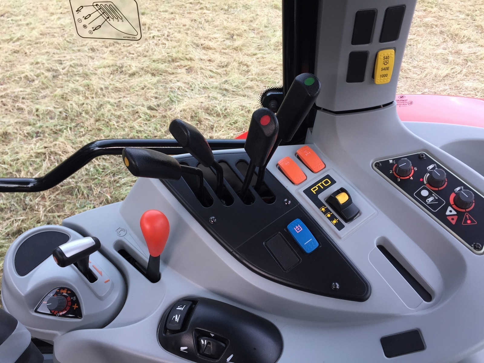 Massey Ferguson 5450 Dyna 4  — zdjęcie 4