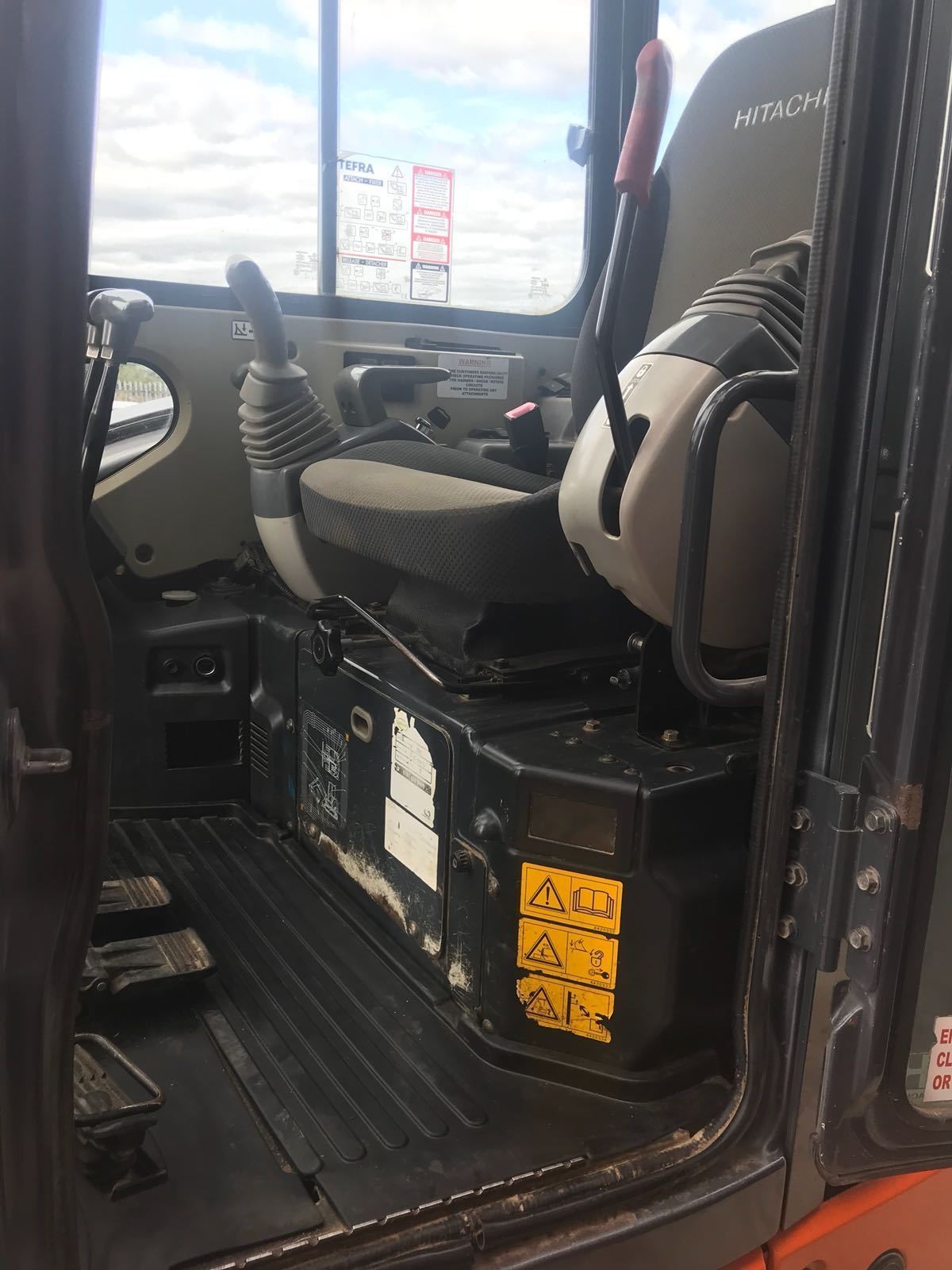 Koparka Hitachi ZX VI0 US C33LR - Stan idealny — zdjęcie 3