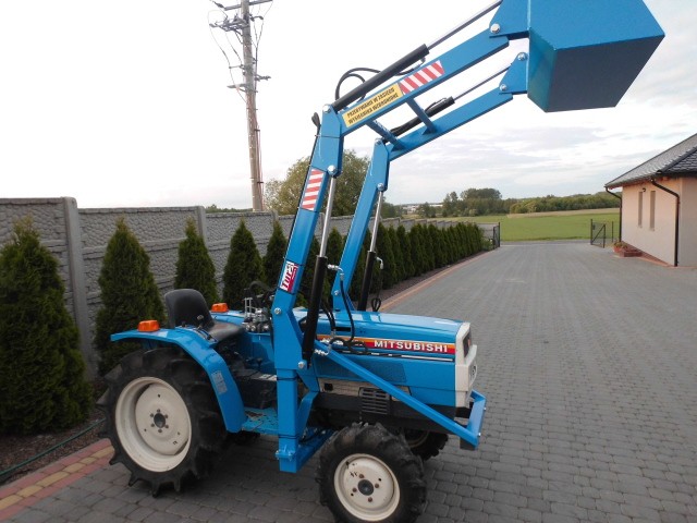 Mitsubishi MT 1800  18KM 4x4 mini traktor Kubota Yanmar Hinomoto Iseki — zdjęcie 1