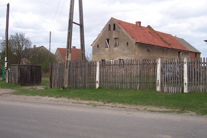 Sprzedam budynek mieszkalny do remontu - Żelazna — zdjęcie 4