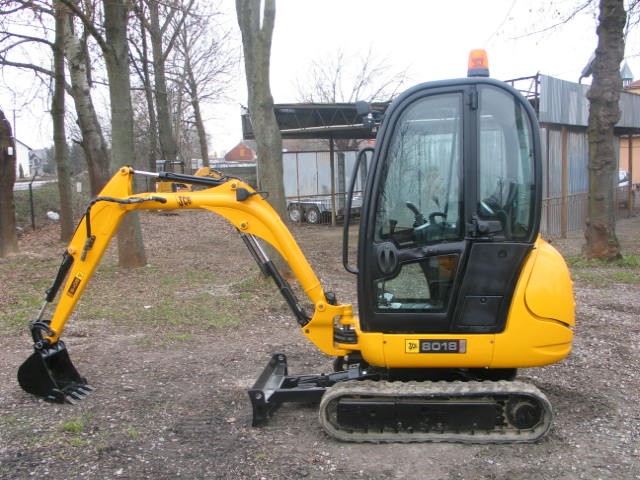 koparkikrakow.pl - JCB 8018 2011r. — zdjęcie 1