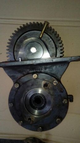 Przystawka napędu pomp hydraulicznych New Holland 8670,8770,8970 Ford — zdjęcie 1