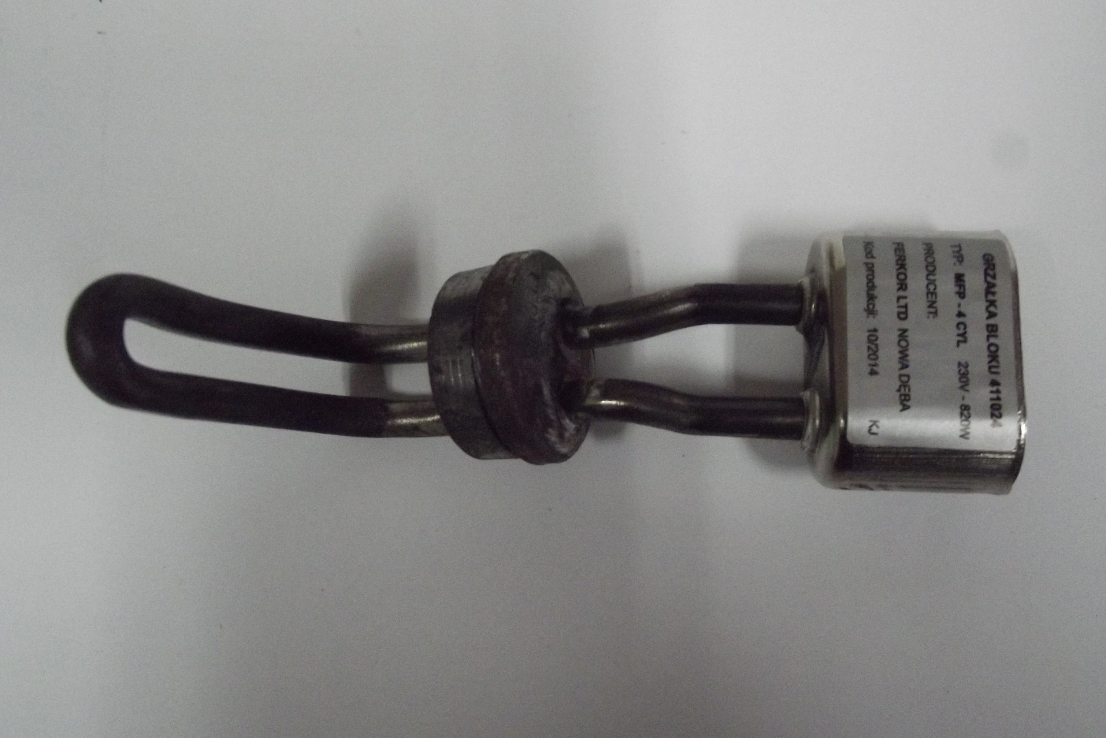 Grzałka bloku silnika MF 4 820W — zdjęcie 1