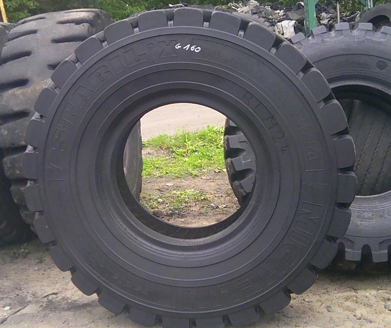 (G160) Opona 14.00 R24 Michelin Stabilix — zdjęcie 2