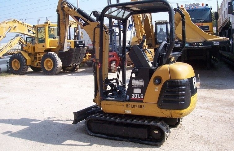 Caterpillar 301.8C Minikoparka — zdjęcie 2