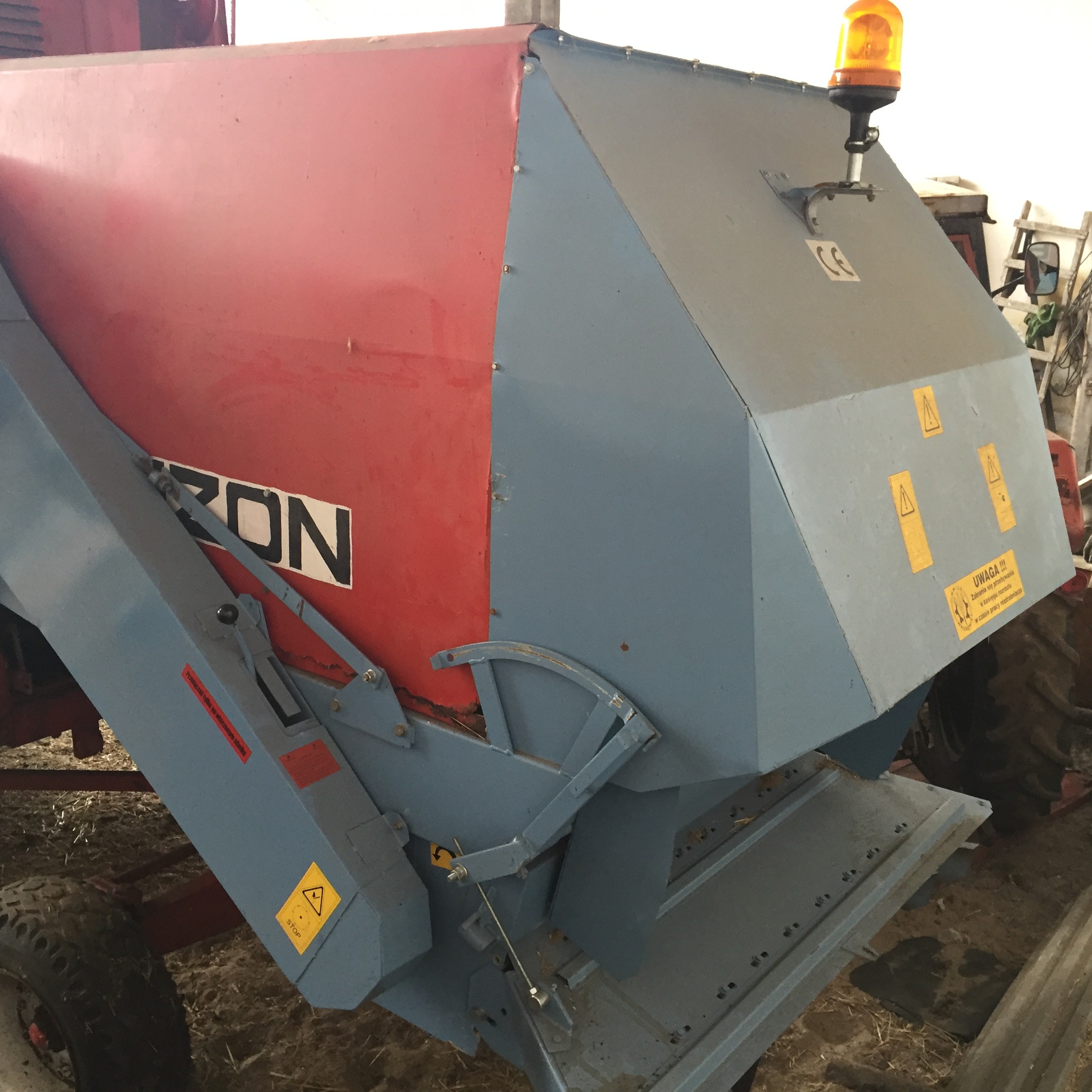 Rozdrabniacz sieczkarnia słomy BIZON MMiUR WĄGROWIEC Z-056/Z-058/Z050 — zdjęcie 3