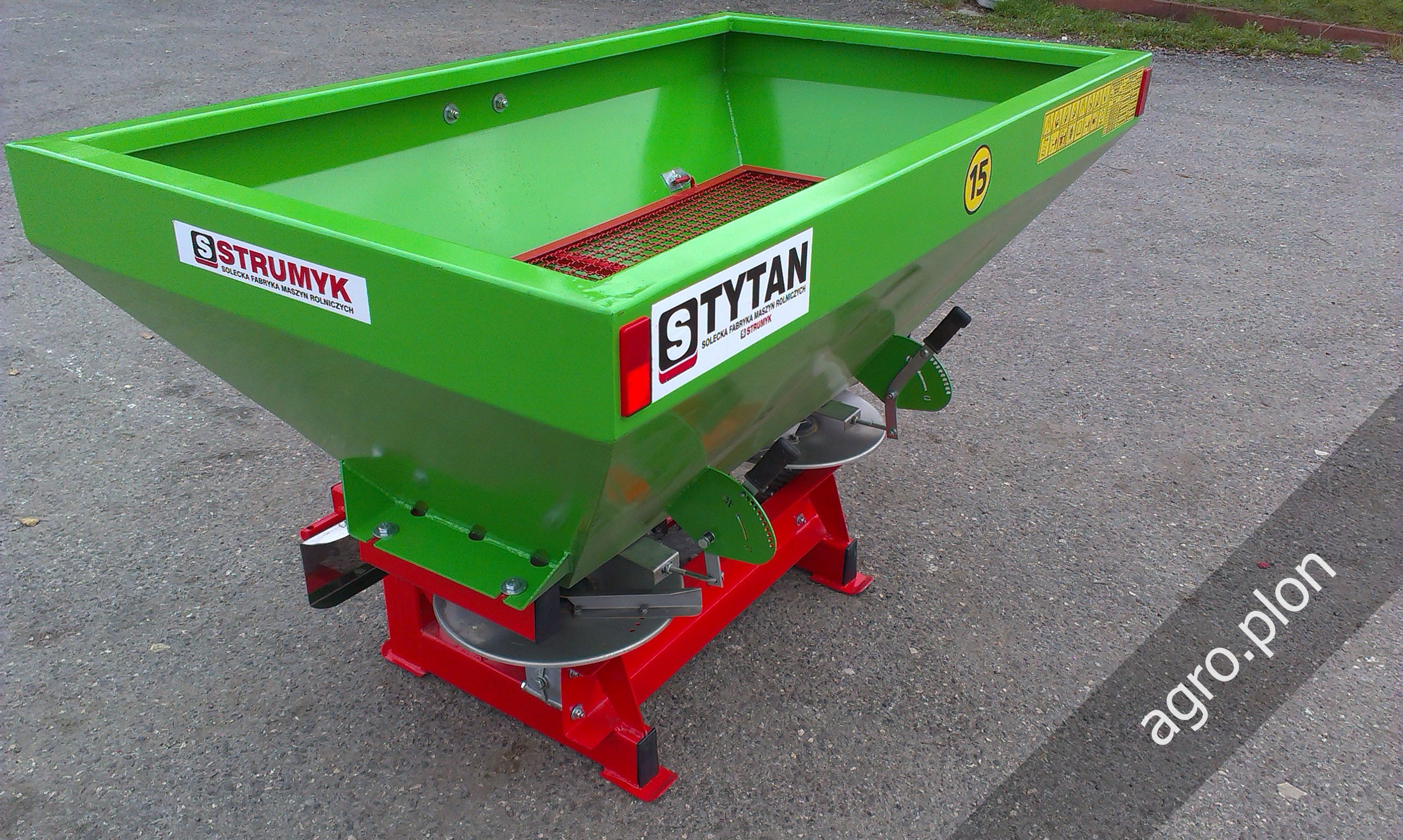Rozsiewacz nawozów dwutalerzowy TYTAN 600 l 800 litrów Transport  — zdjęcie 4