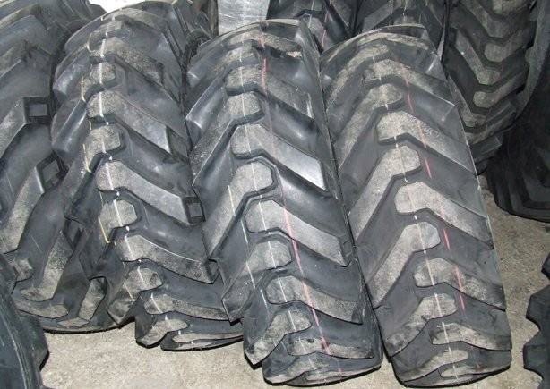 Osprzęt, części zamienne JCB, CAT — zdjęcie 4