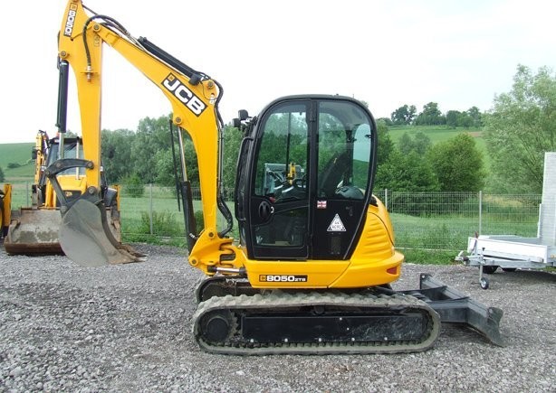 MIDI koparka JCB 8050 ZTS z roku 2011 — zdjęcie 2
