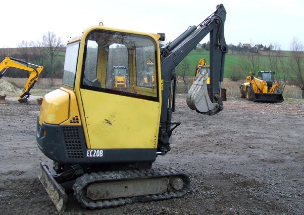 Minikoparka gąsienicowa Volvo EC20 z roku 2006 — zdjęcie 2