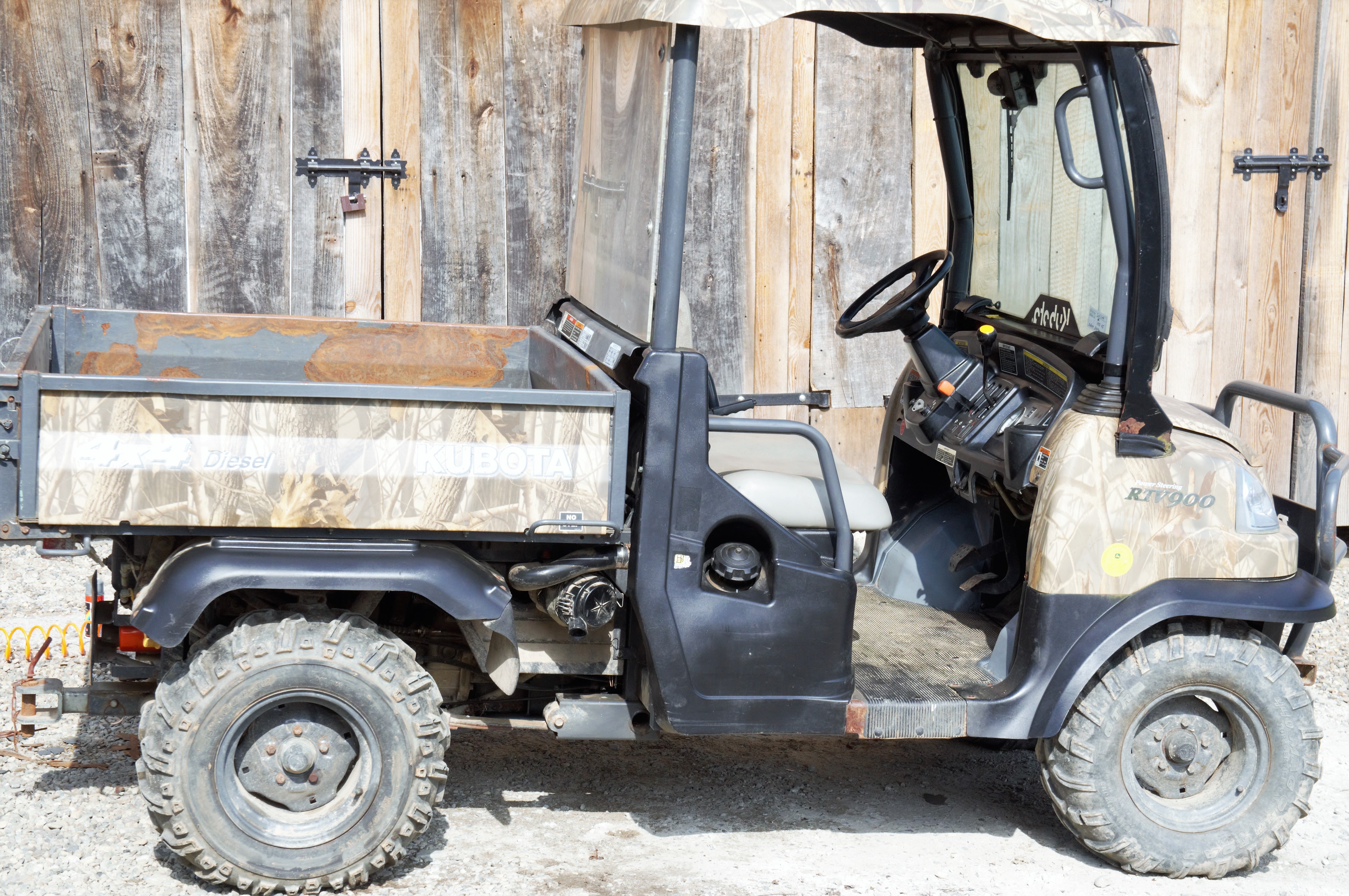 KUBOTA transporter RTV 4WD Diesel (2008) barwa maskujaca — zdjęcie 4