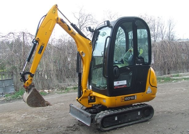 Mini koparka JCB 8016 z roku 2010- DEMO — zdjęcie 1