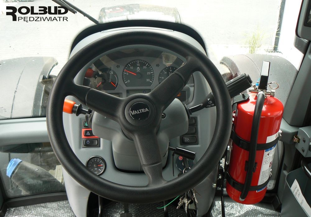 Ciągnik rolniczy Valtra T133 HiTech - maszyna demonstracyjna 2015 — zdjęcie 2