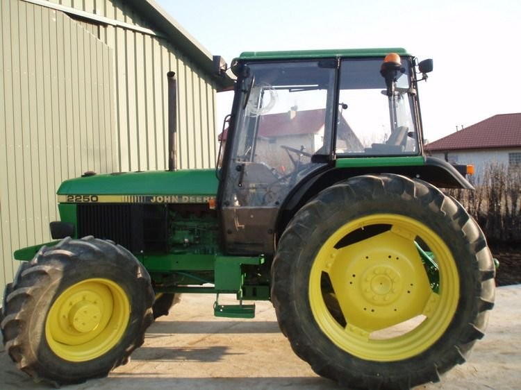 JOHN DEERE 2250 / 1992 rok — zdjęcie 2