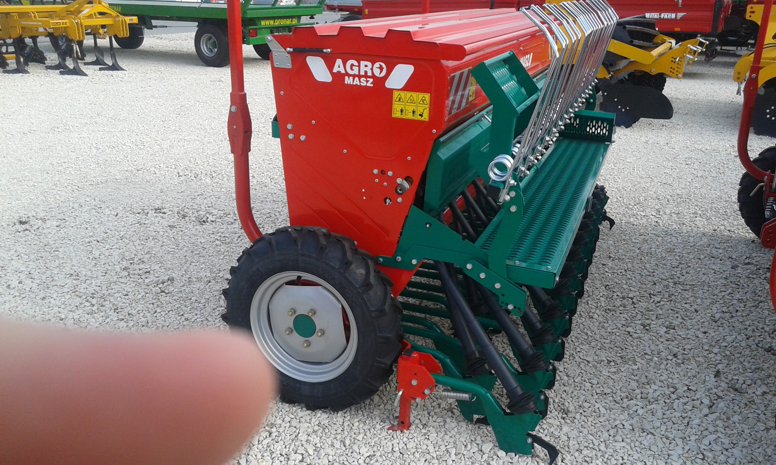 Siewnik zbożowy rzędowy SR300 Agro-Masz  — zdjęcie 2