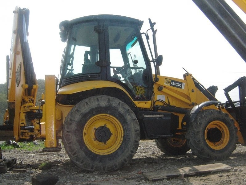 SUPER OKAZJ-----JCB 3CX CONTRACTOR 2003r. 107000zł — zdjęcie 4