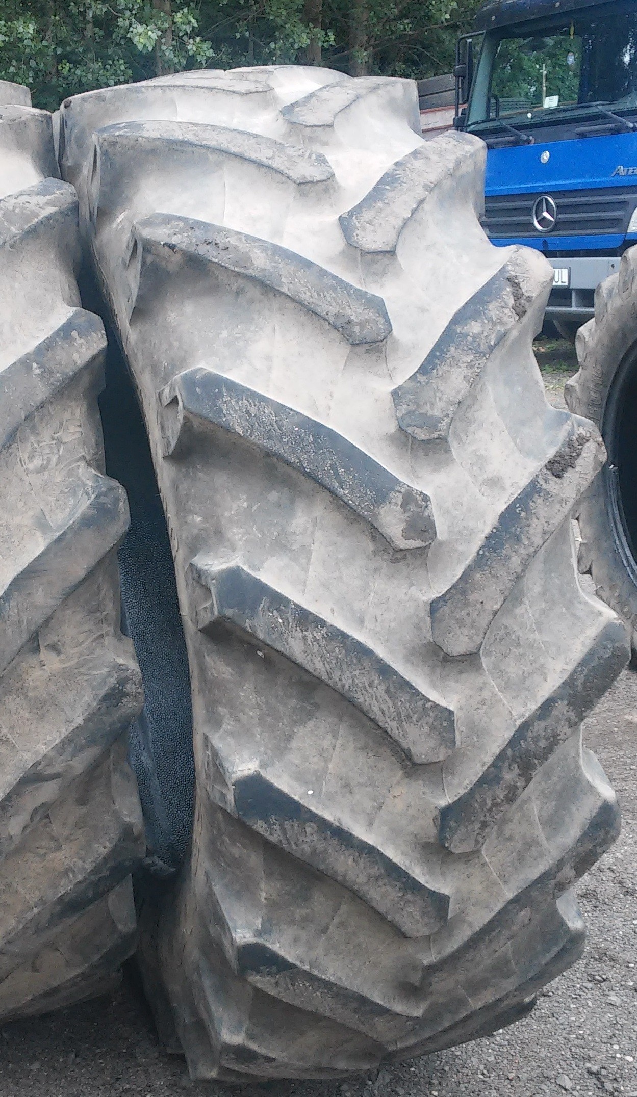 (G1003) Opona 520/70 R38 Trelleborg — zdjęcie 1
