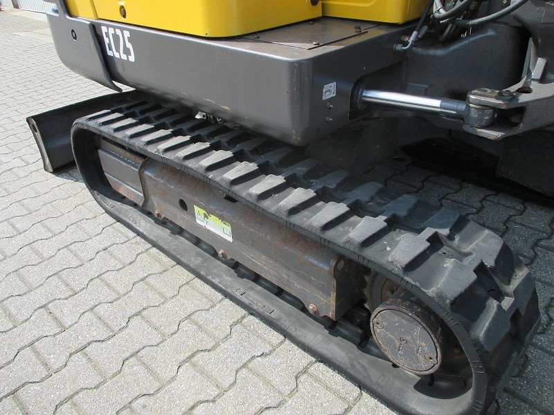 Top koparka Volvo EC25  — zdjęcie 2