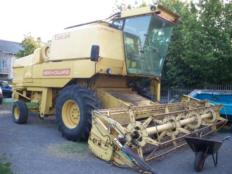 KOMBAJN ZBOŻOWY NEW HOLLAND 8080 HYDRO KABINA — zdjęcie 2
