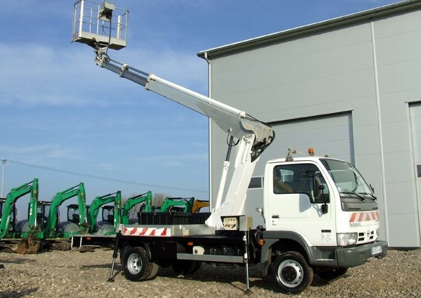 Nissan Cabstar Multitel 160 ALU DS — zdjęcie 3