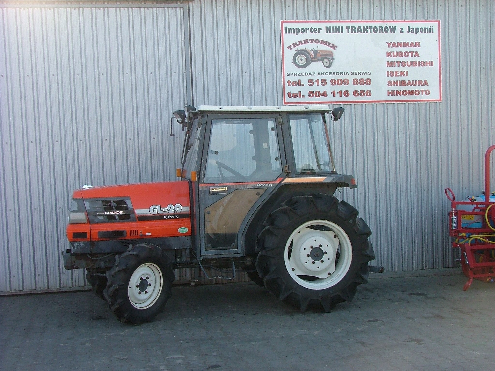 Mini traktorek Kubota Gl-29 z kabiną — zdjęcie 1