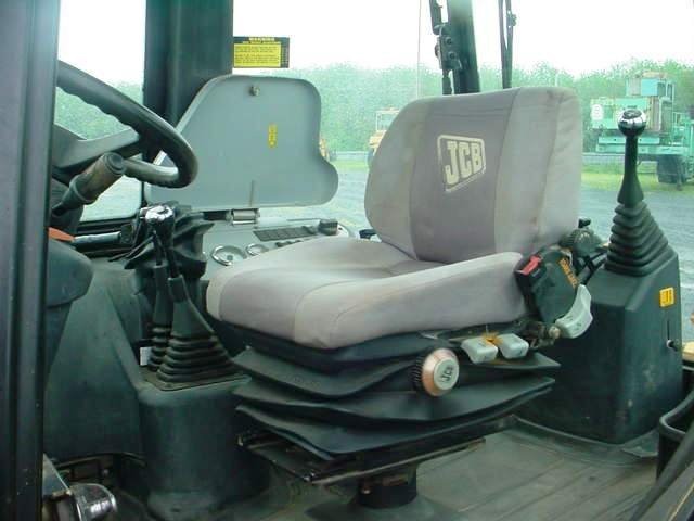 JCB 2CX 4x4 Koparko Ĺadowarka — zdjęcie 3