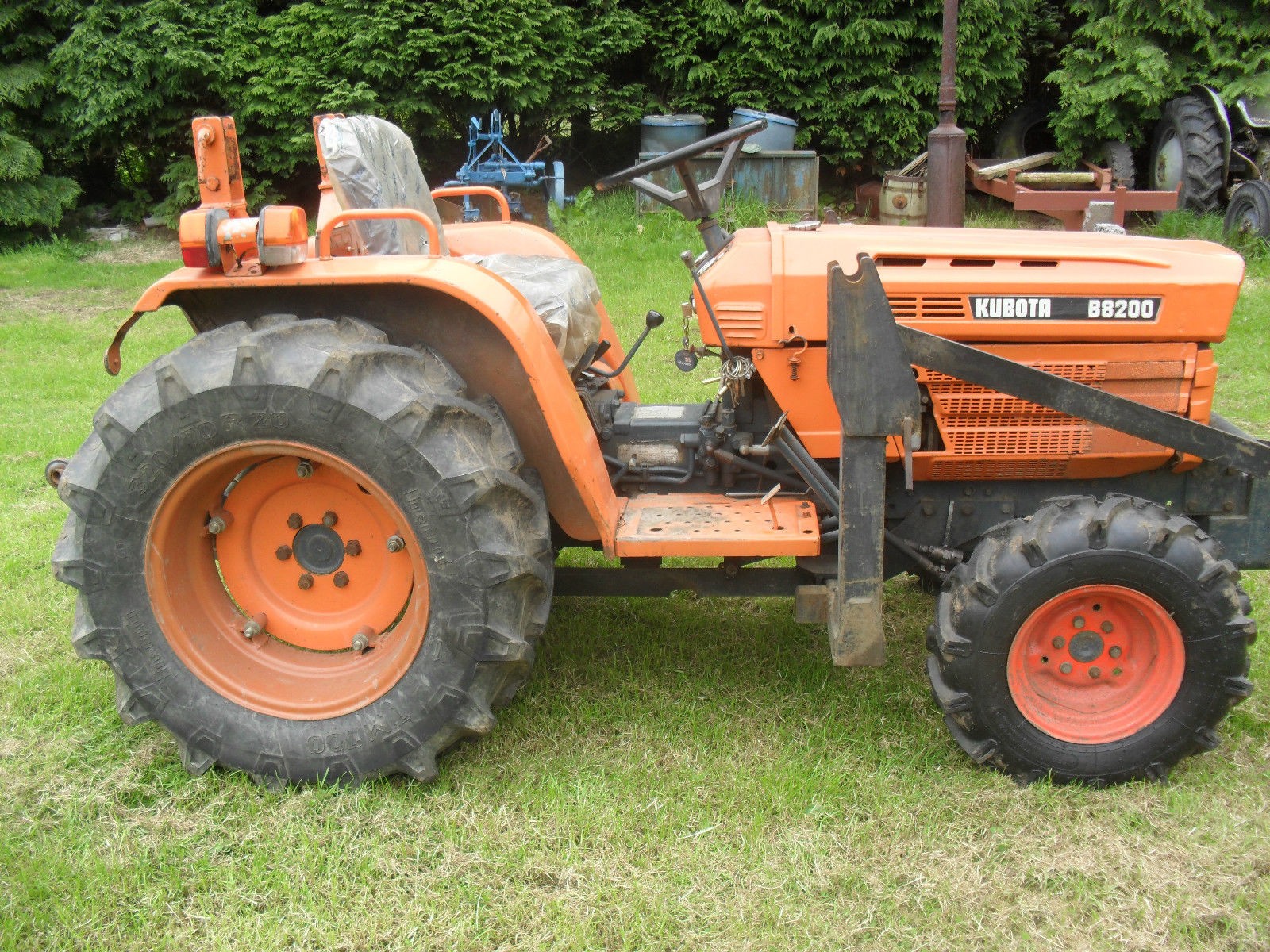 Ciągnik Kubota B-II8  OKAZJA — zdjęcie 2