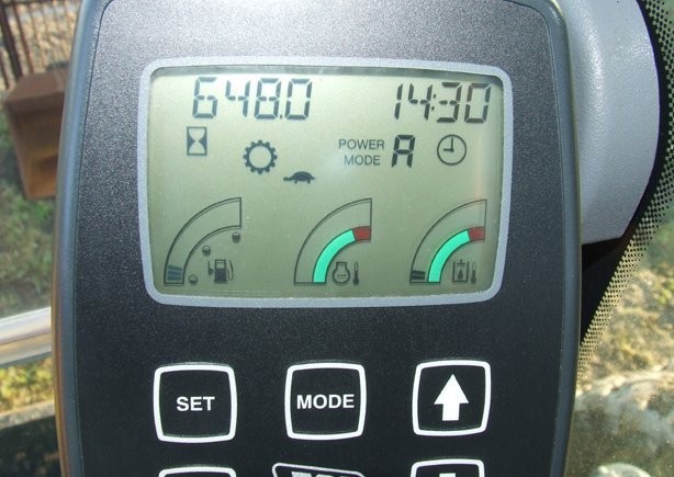 Koparka kołowa JCB JS 145W z roku 2009 — zdjęcie 3